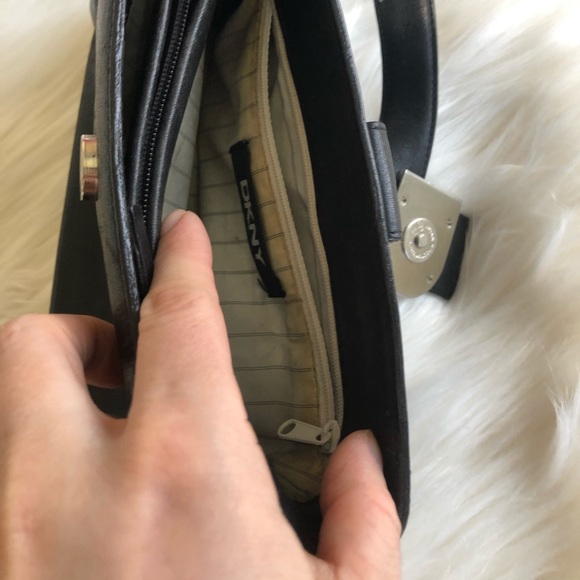 DKNY black purse - Picture 5 of 8